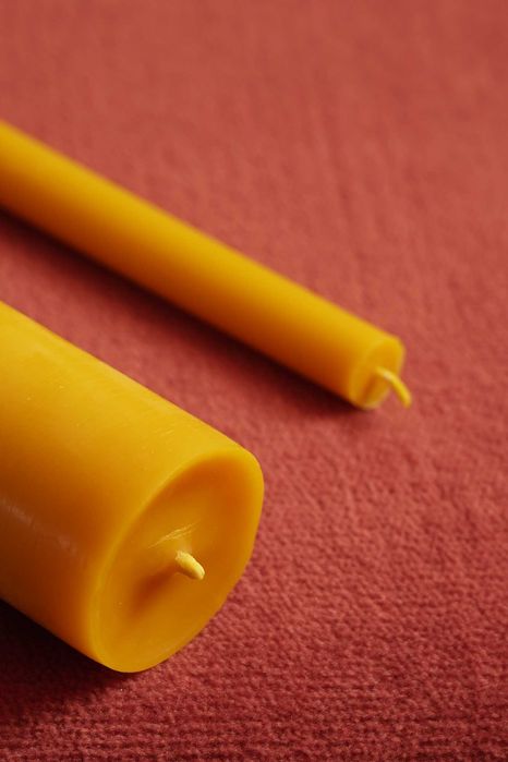 Świece z wosku pszczelego, wysokogatunkowy wosk, staranne wykonanie.