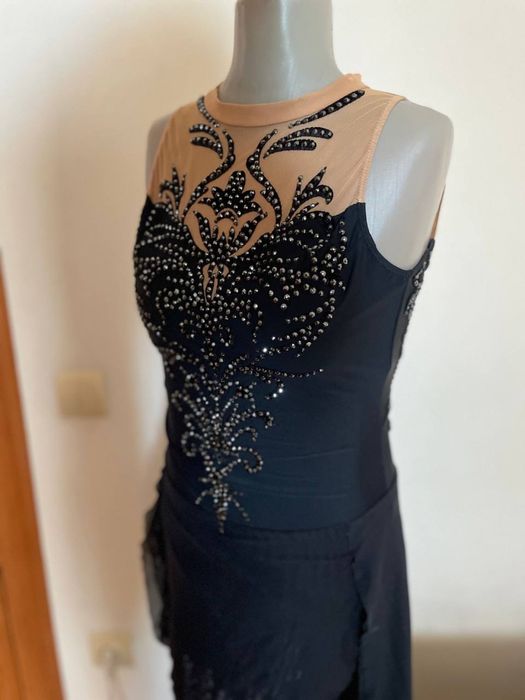 Сукня для виступу