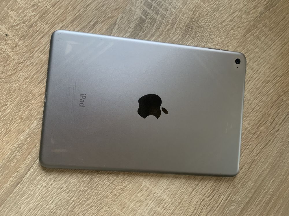 iPad mini 4 7.9” Wi-Fi 128gb Space Gray. Bypass!