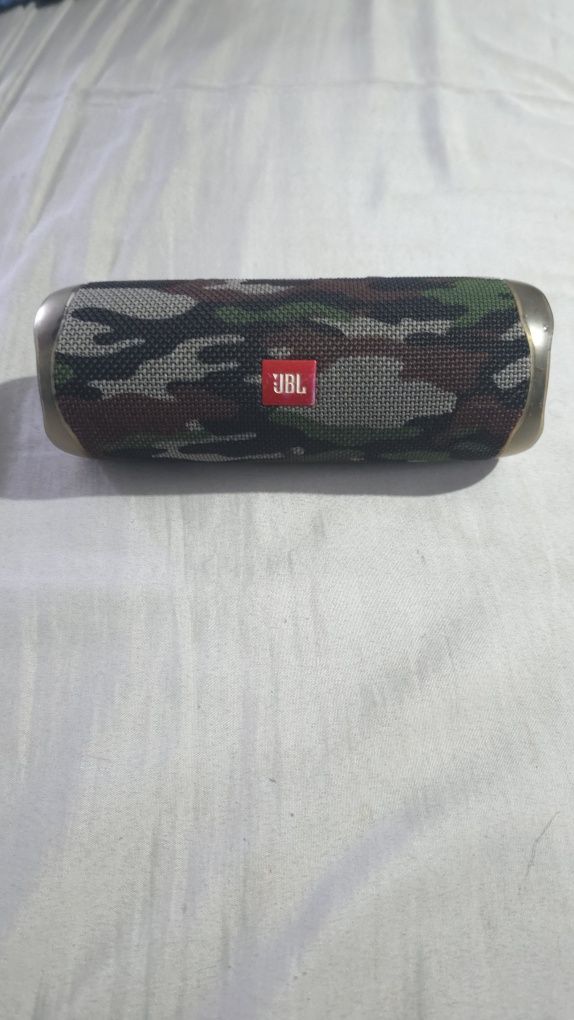 Coluna jbl flip 5 - camuflado