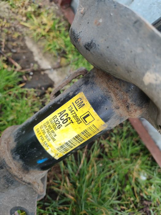 Amortyzatory przód Opel Zafira c