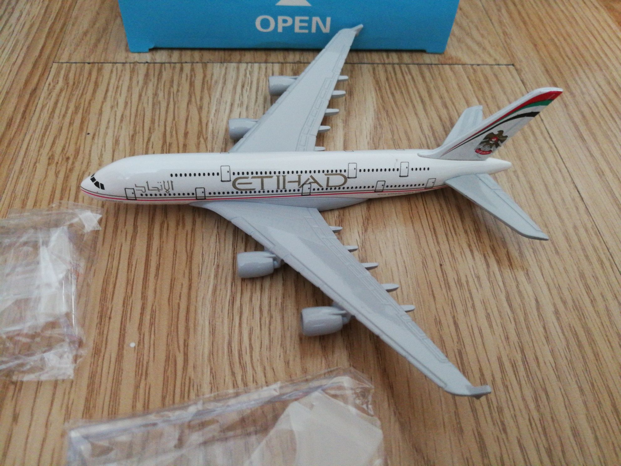 2x modele samolotów 1/400 boeing 747 airbus a380 etihad metal metalowe