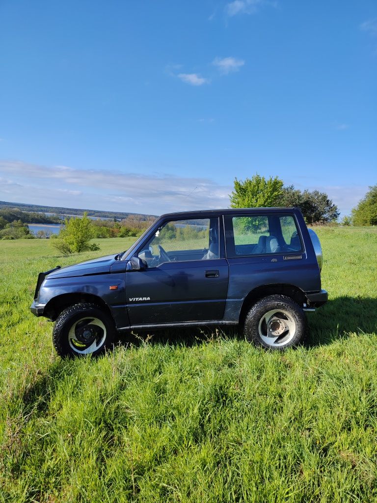 Suzuki Vitara 1,6 pełna buda