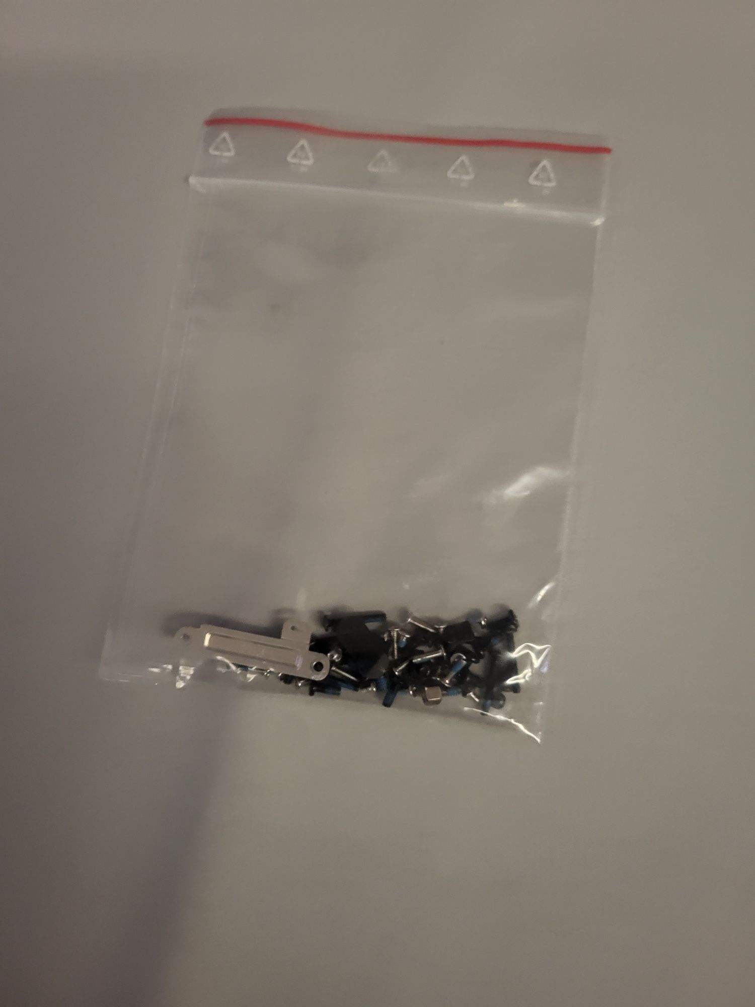 Sprzedam zestaw śrubek do laptopa Lenovo Thinkpad W530