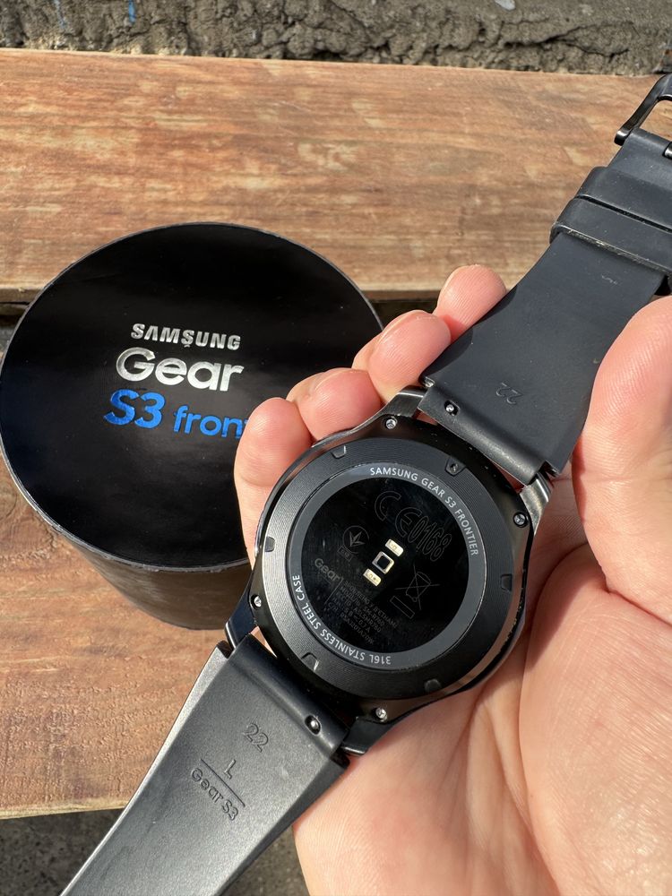 Смарт-годинник Samsung Gear S3 Frontier