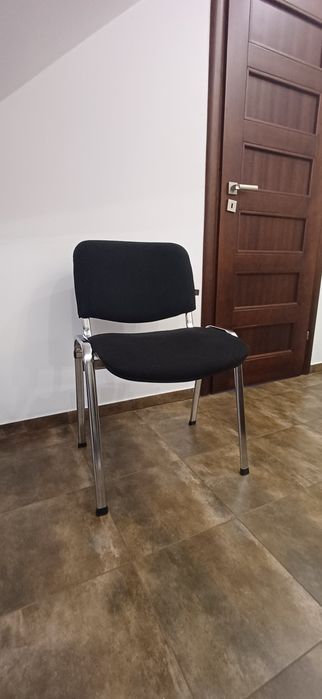 Wygodne krzesło do domu i biura