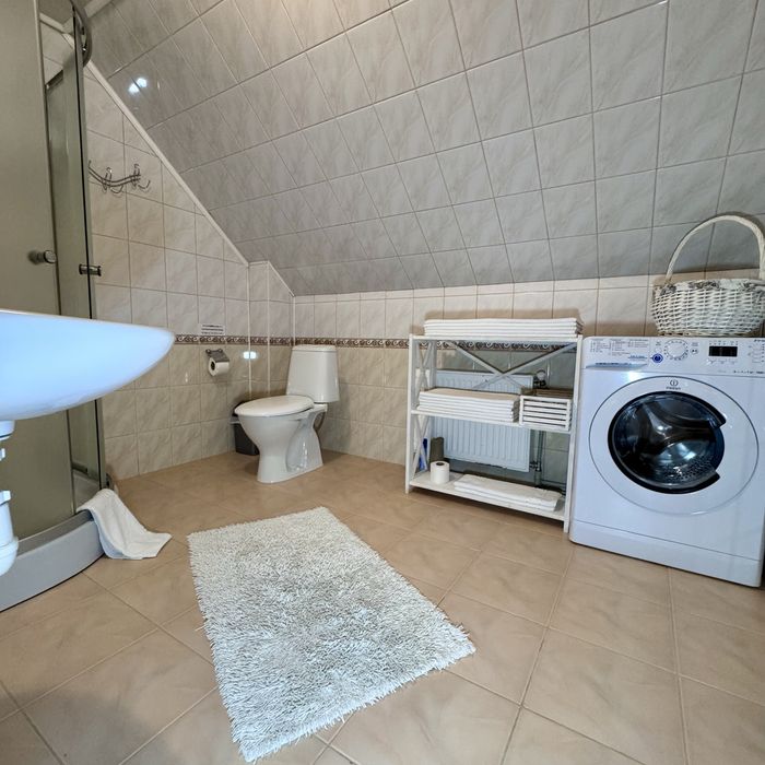 Затишний дерев'яний будиночок у тиші лісу на 4+2 осіб