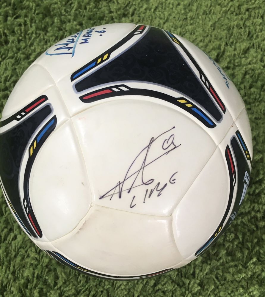 Pilka Adidas Tango 12 z autografami Reprezentacji Grecji EURO 2012