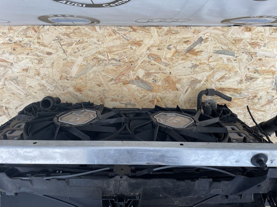 Телевізор в зборі з радіаторами 3.0 TFSI Audi Q8 4M8 Касета радіаторів