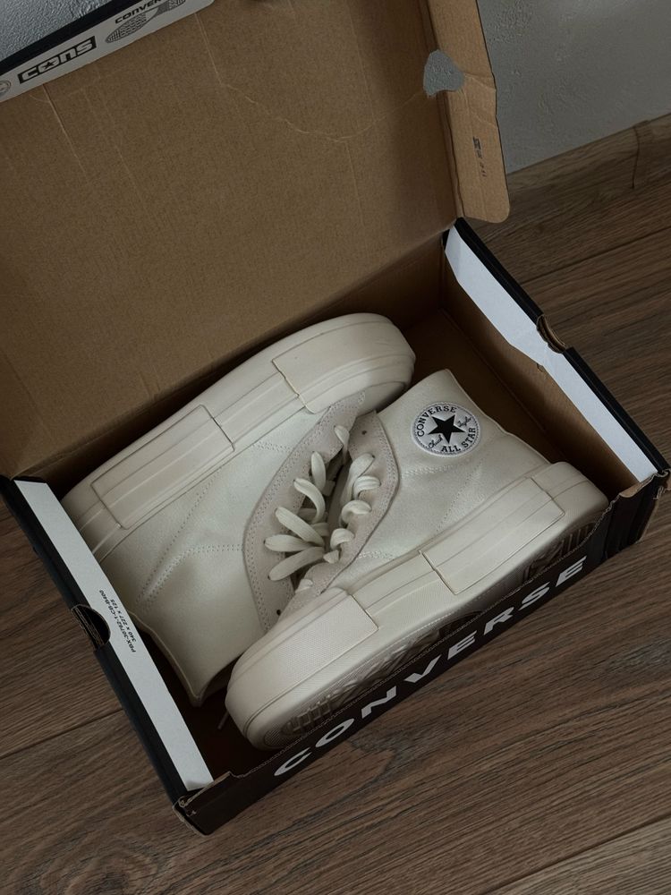 Молочні converse