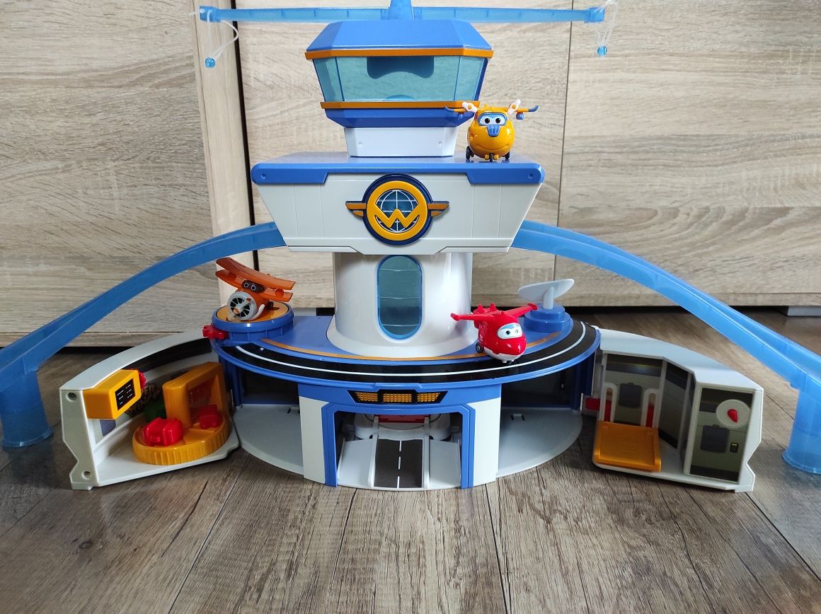 Baza Super Wings