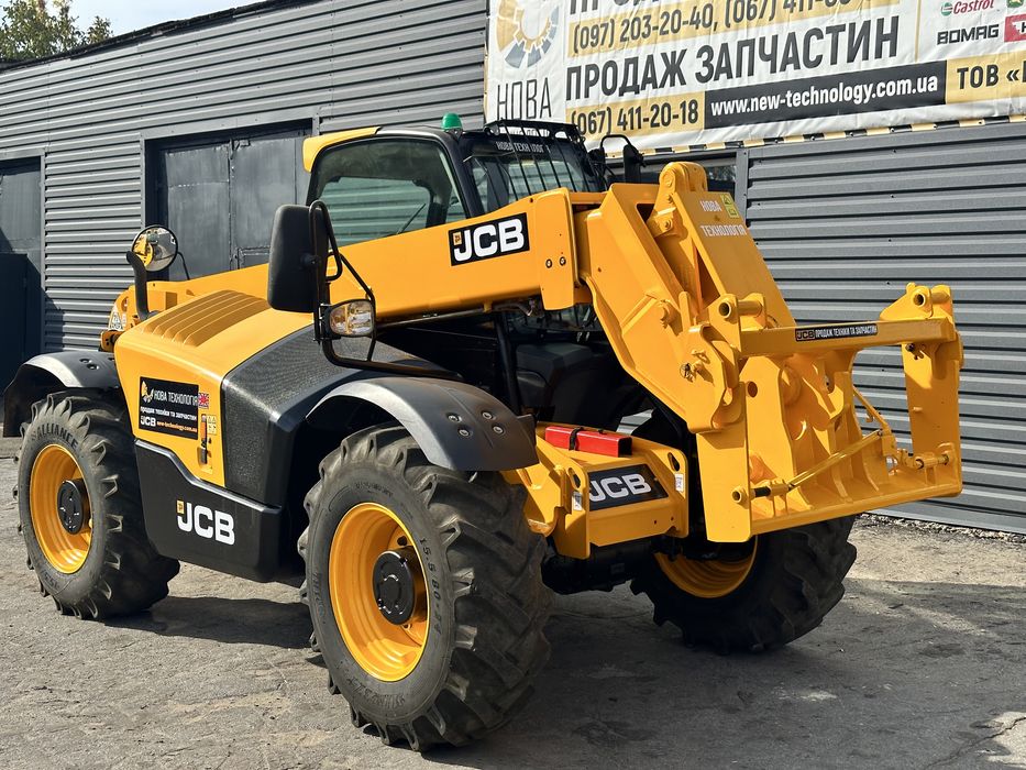Телескопический погрузчик JCB