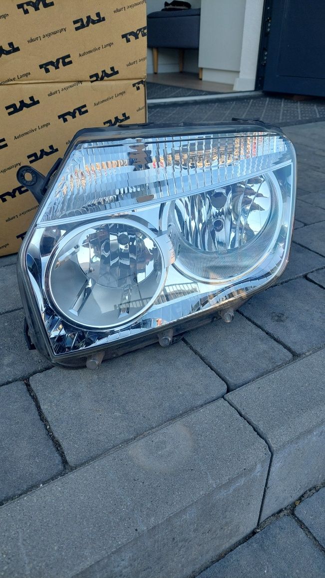 Reflektor lampa lewa przód Dacia Duster I Europa