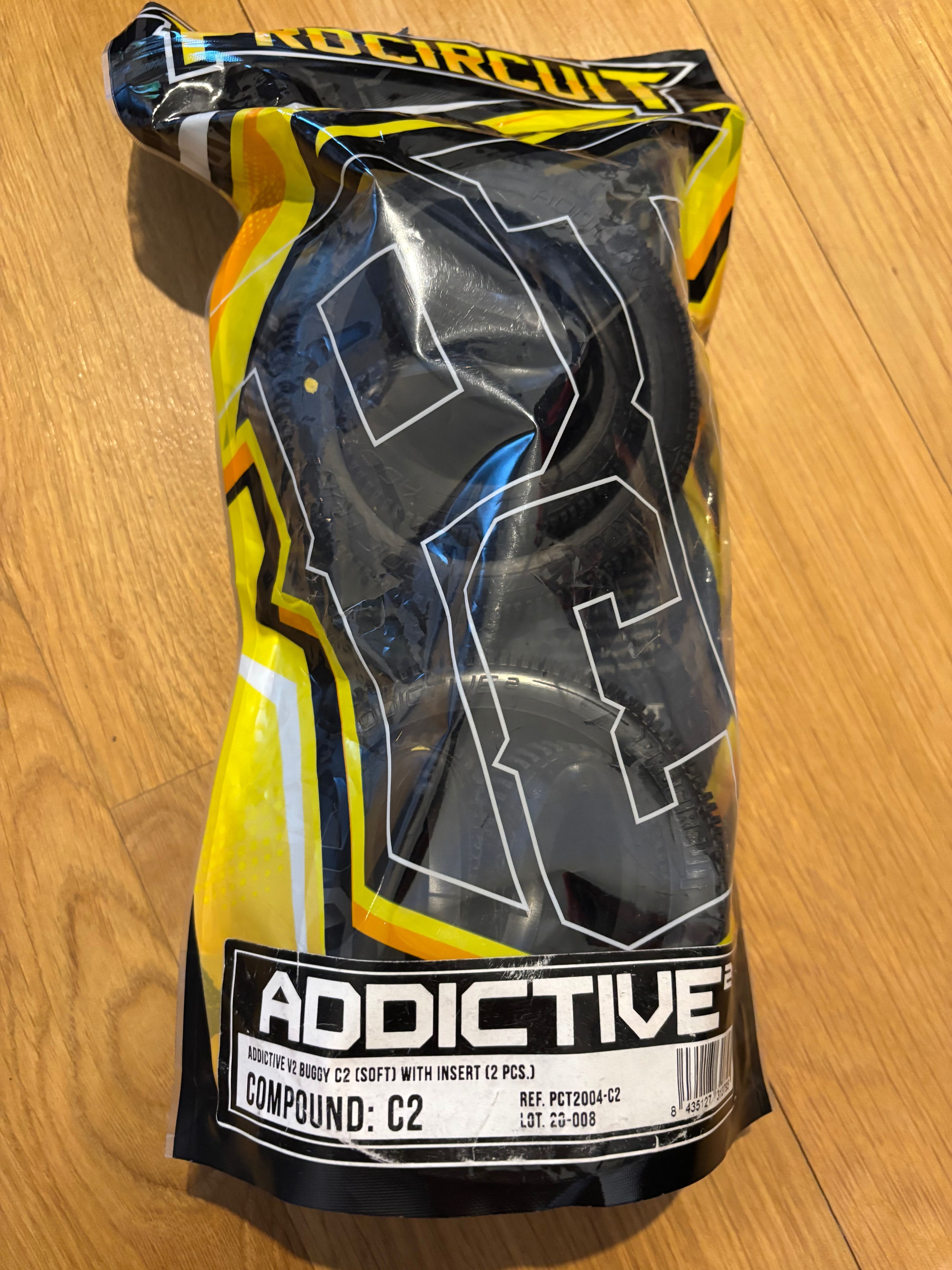 Opony RC 1/8 ProCircuit Addictive C2 (Soft)
