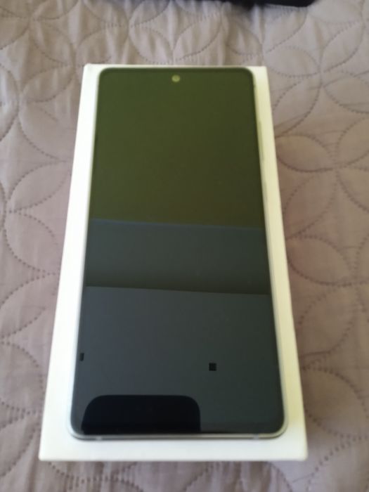 4 telefony komórkowe 100% sprawne