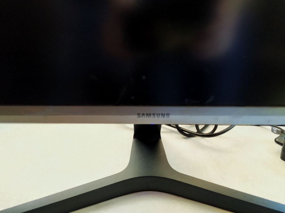 Продам Монитор 28" Samsung LU28R550