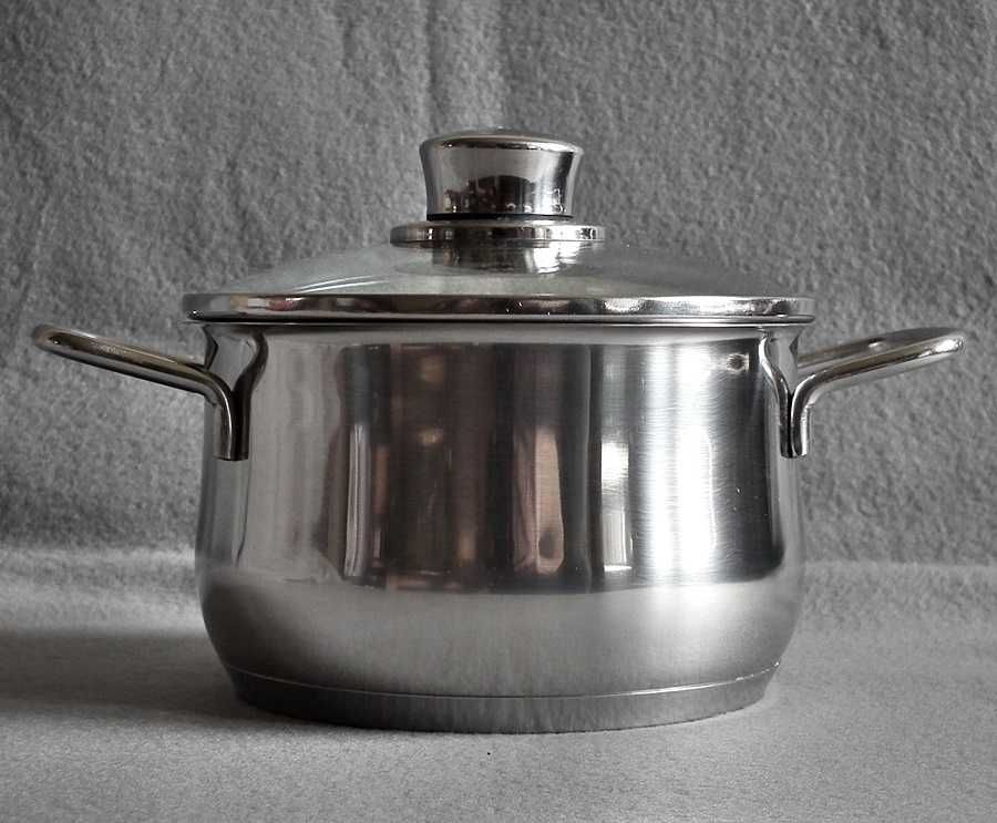 Niemiecki garnek WMF Diadem Plus 16cm o pojemności 2,0l, do indukcji