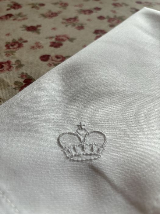 guardanapos bordados (coroa de principe)