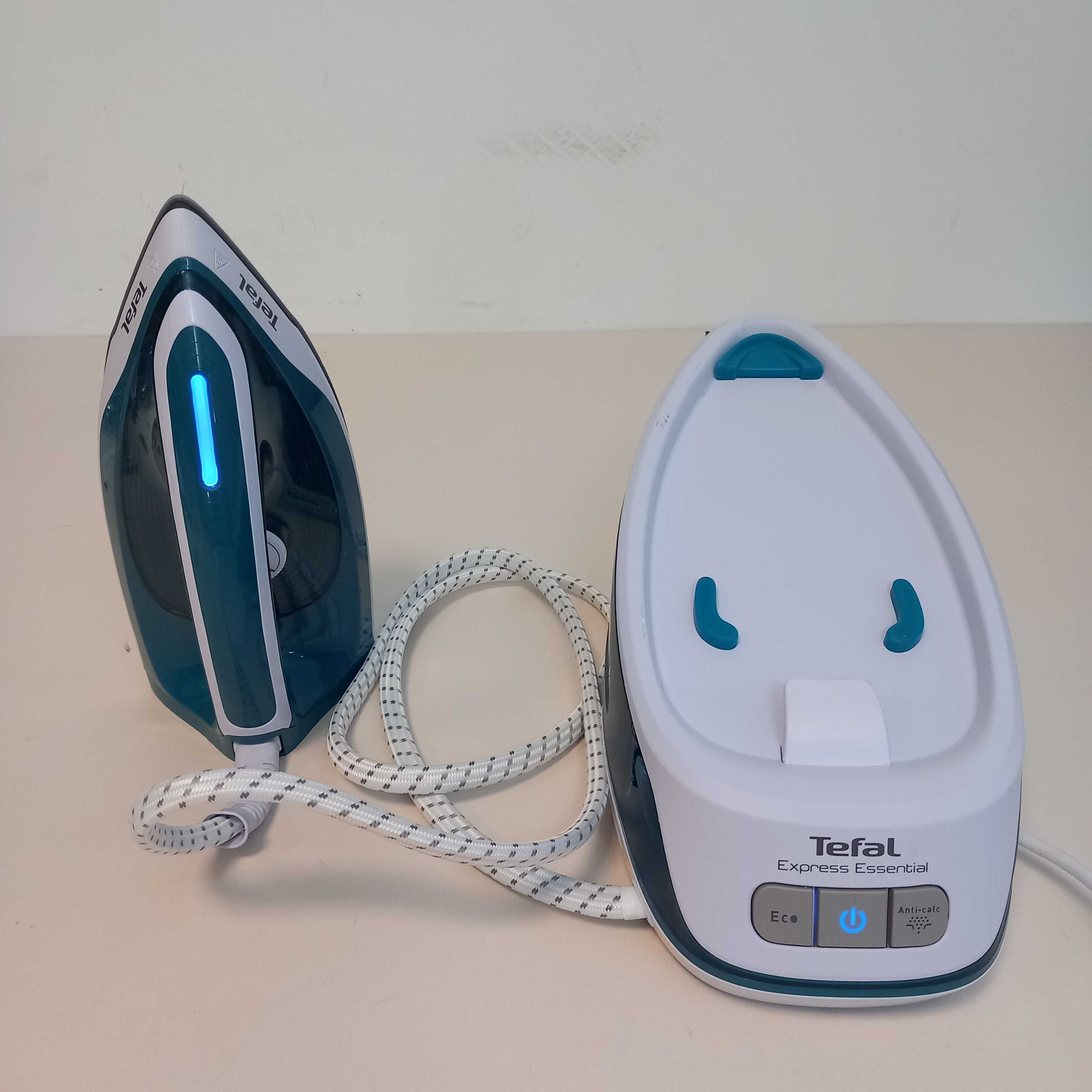 Tefal Express Essential SV6115 Generator pary stacja żelazko 2200W