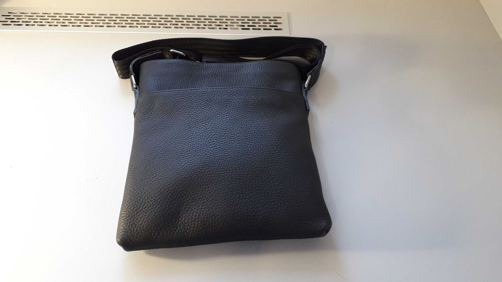 Cумка через плечо бананка купить кожаную сумку