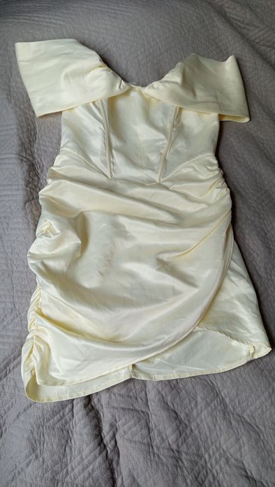 Молочна корсетна сукня весільна вечірня L XL фотосесія Новий рік розпи