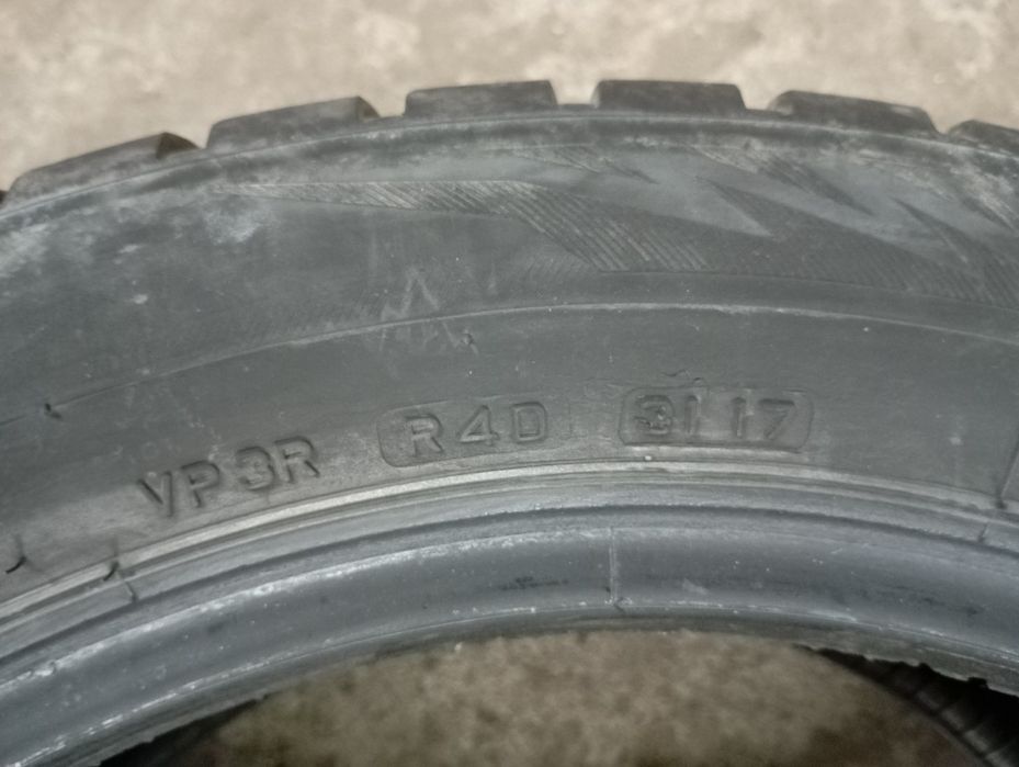 Продам шини Firestone 215/55R17 98V 17р виробництва