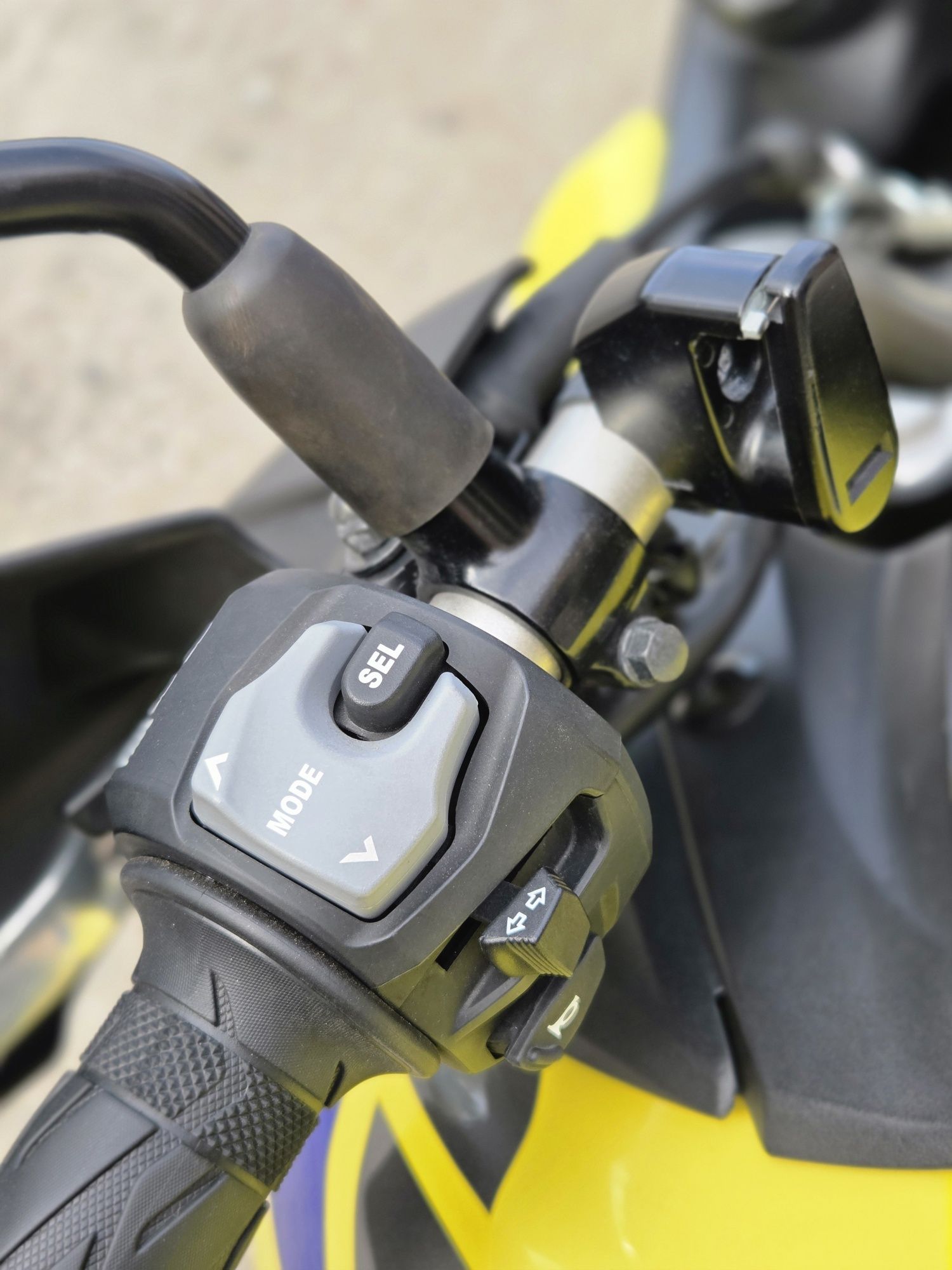 Японський мотоцикл СУЗУКИ SUZUKI V-STROM DL650XT