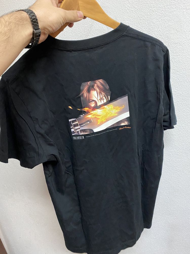 T-shirt Final Fantasy VIII tamanho S - NOVA com etiqueta
