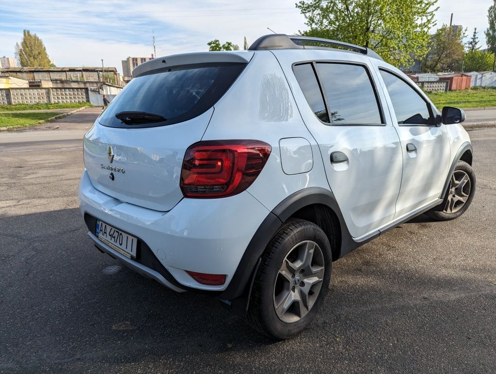 Renault sandero stepway 2017 dci, official