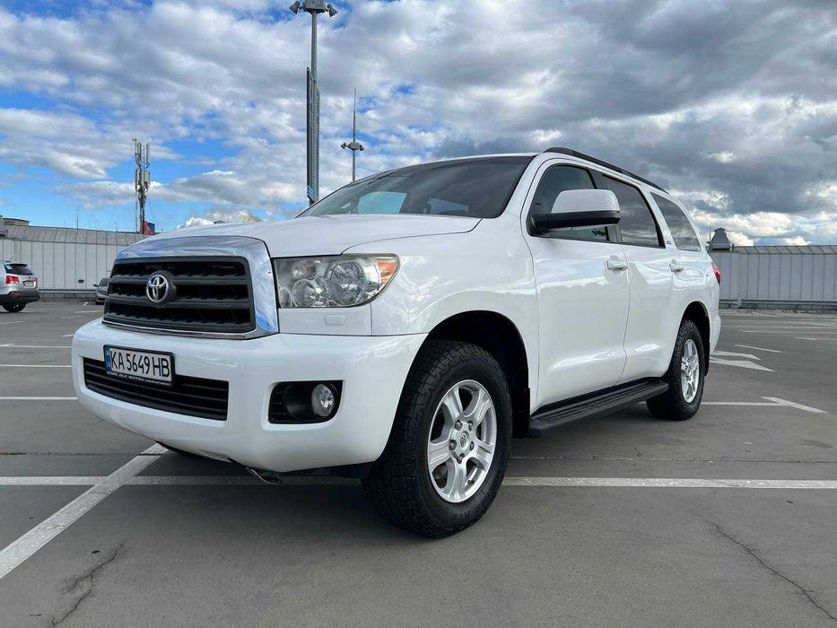 Продаю Тойота Секвойя 2014 4х4