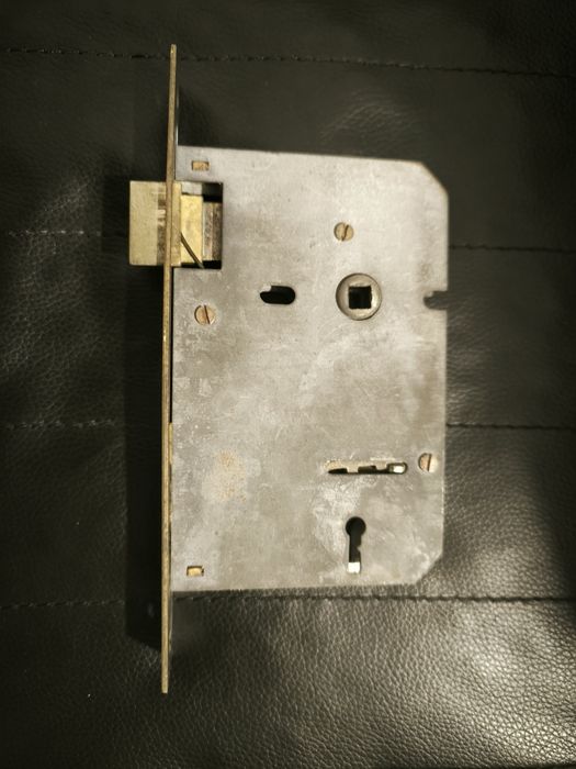 Fechadura de porta de madeira