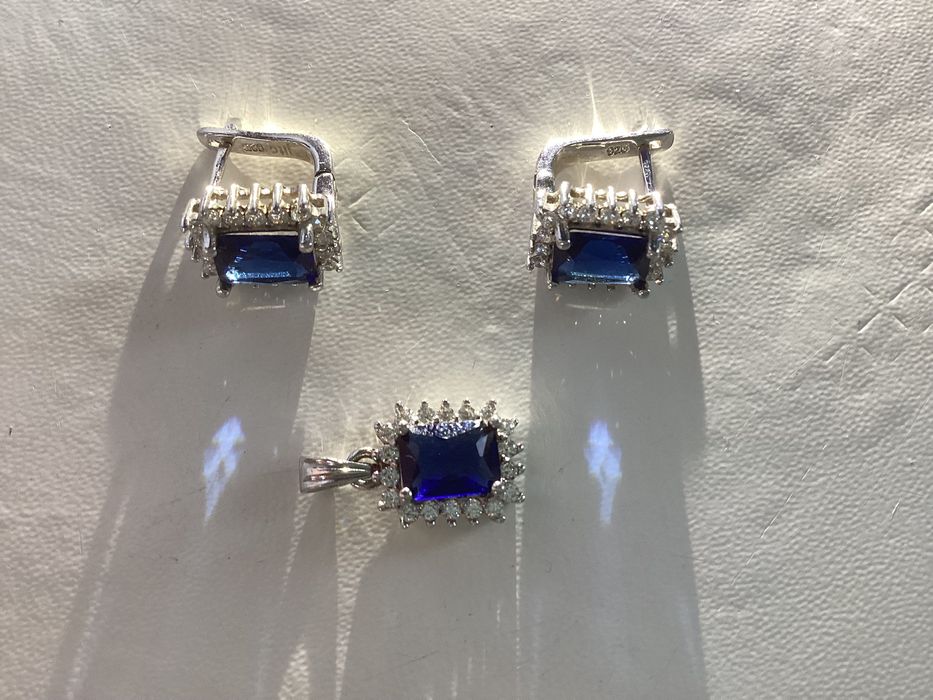 Срібні комплекти з сапфіровим цирконом, царитом, блакитним іолітом