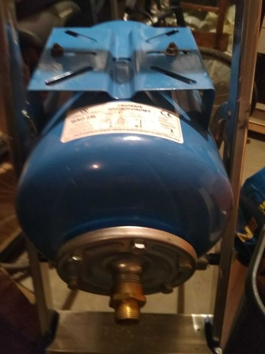 Grundfos - pompa hydroforowa jednofazowa ze zbiornikiem