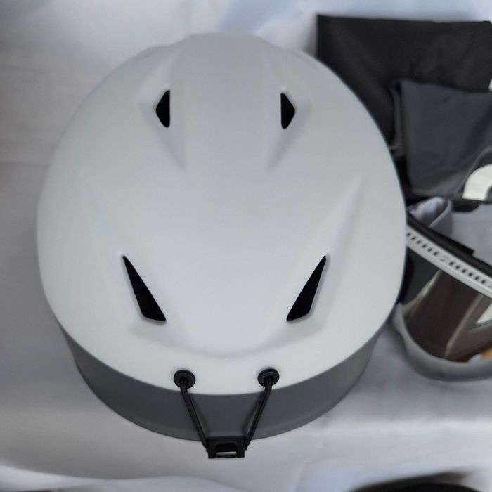 Kask narciarski Odoland SP0735 White Grey S 54-56cm Gogle