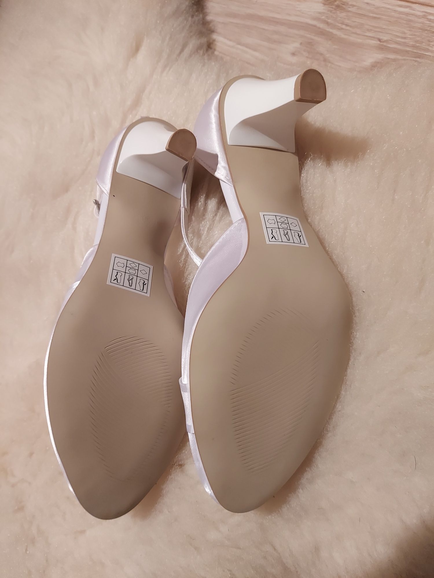 buty ślubne NOWE kolor ivory rozm. 25