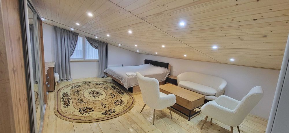 Дворівнева квартира Рахів