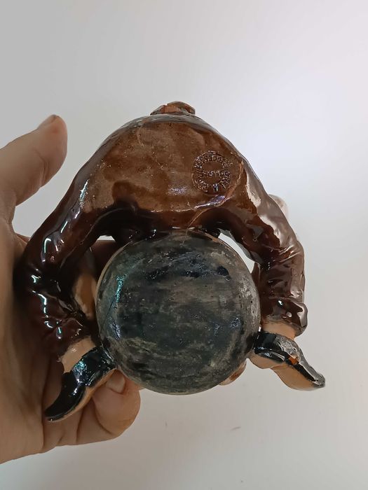 Escultura Zé Povinho em ceramica das Caldas. Marcado. Para restauro