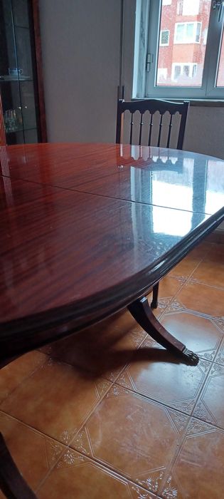 Mesa oval estilo Império