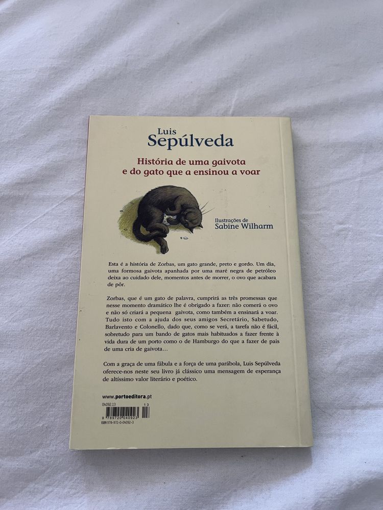 Livro História De Uma Gaivota E Do Gato Que A Ensinou A Voar