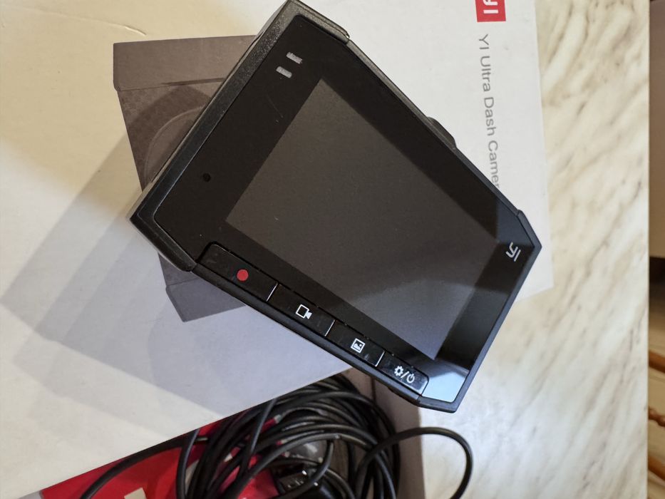 Автомобільний відеореєстратор YI Ultra Dash Camera