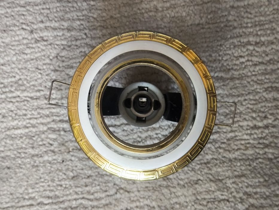 Потолочний точковий світильник Е14