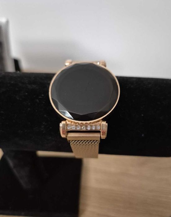 zegarek damski złoty elegancki cyfrowy elektroniczny