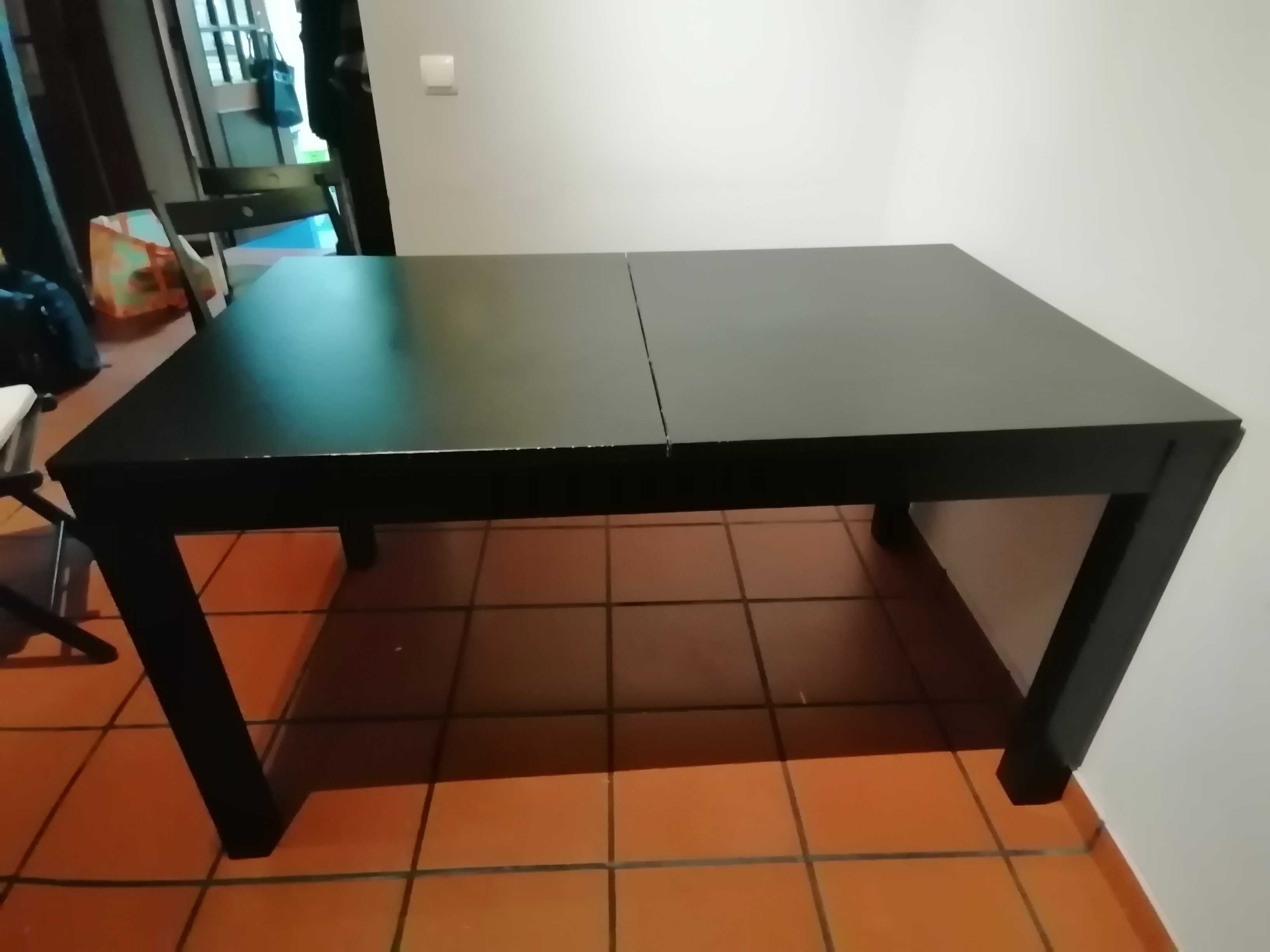 Mesa de jantar extensível