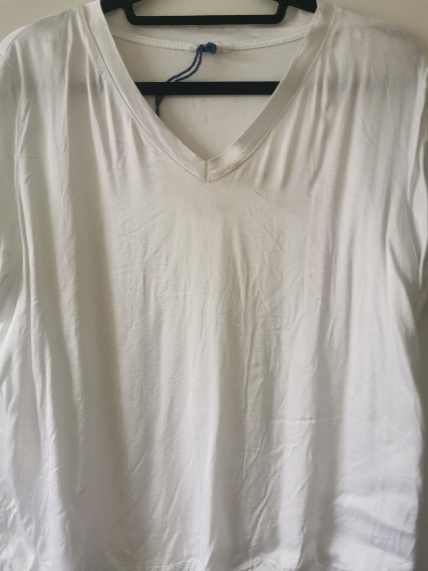 Biały t-shirt. Bluzka damska