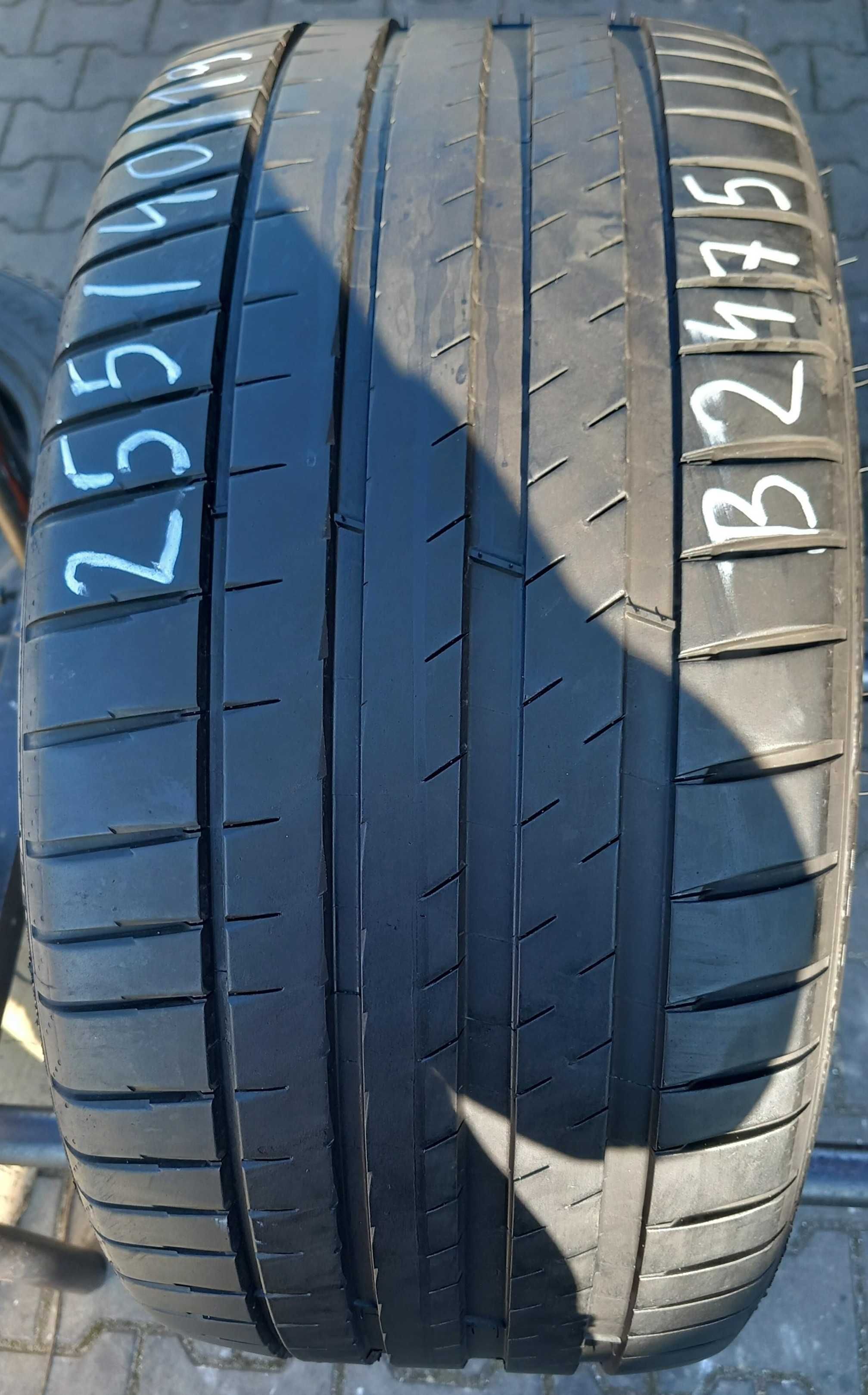 255/40/19 Michelin Pilot Sport 4 H:BMW 100Y