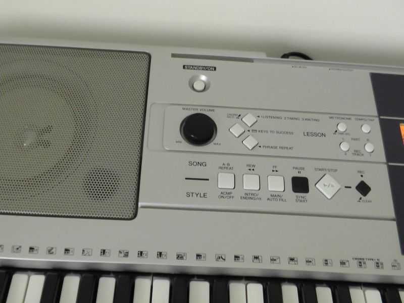 Keyboard Cyfrowy Yamaha PSR-E323 Dynamika MIDI LCD