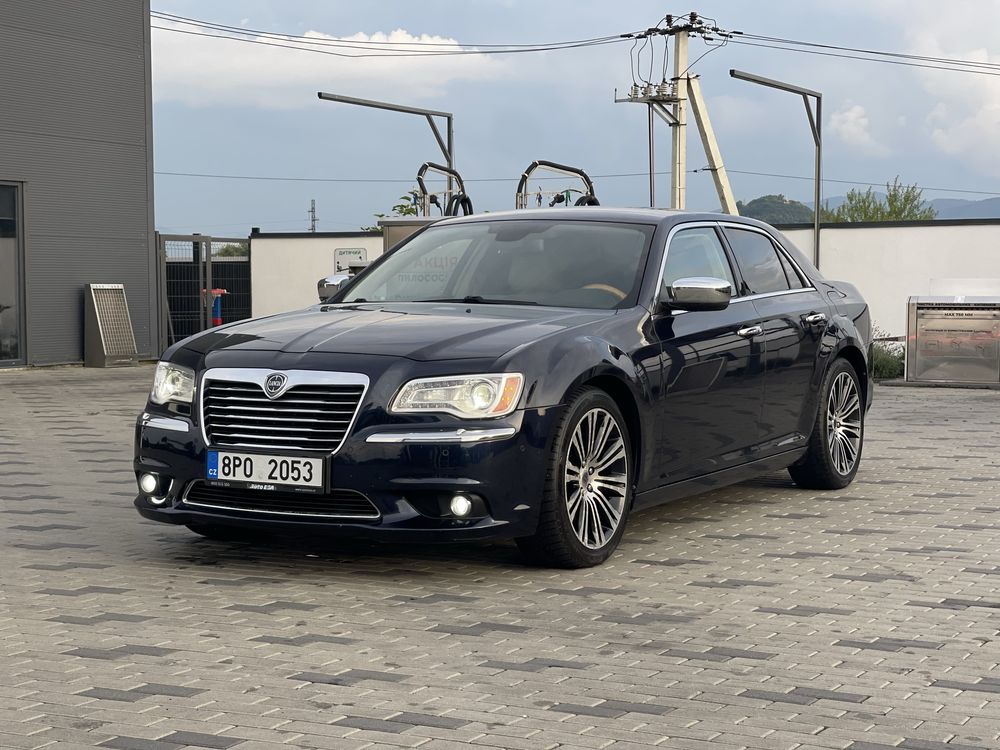 Крайслер 300С Нерозмитнений