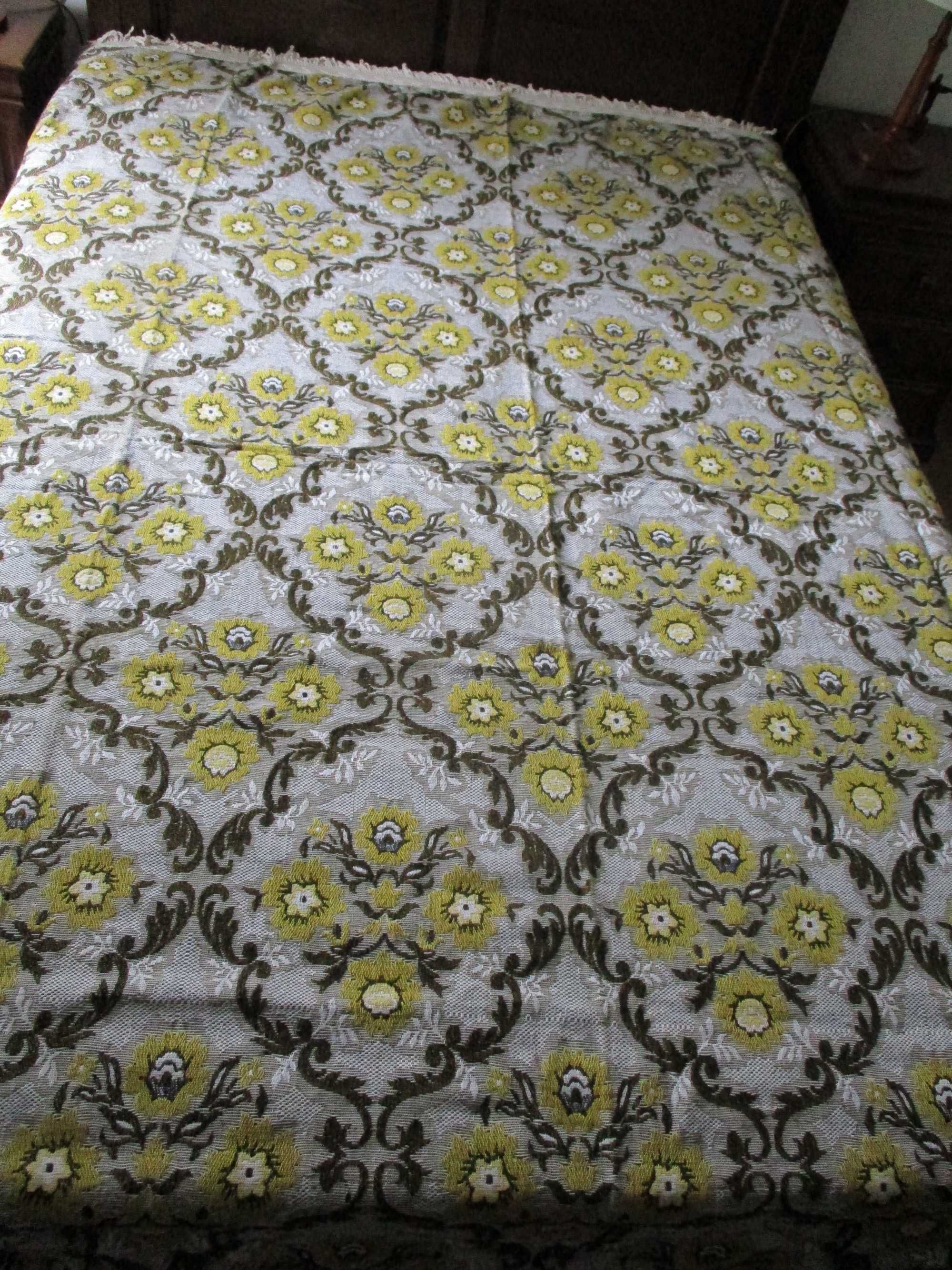 Colcha antiga reversível cama de casal em algodão com relevo 220x240cm