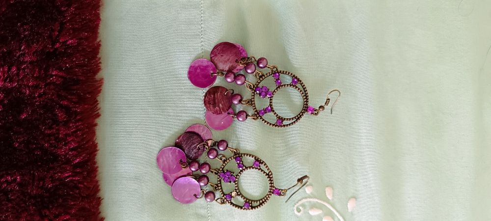 Brincos compridos lilás. Usados 1 vez.