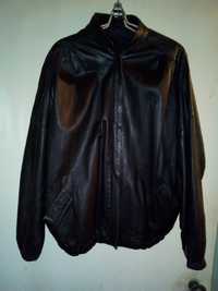 Кожаная куртка женская , осень , цвет черный , размер 48 , рост 3 .